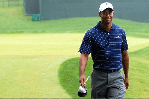 Mũ golf chống nắng – phụ kiện thời trang không thể tách rời dành cho người chơi golf